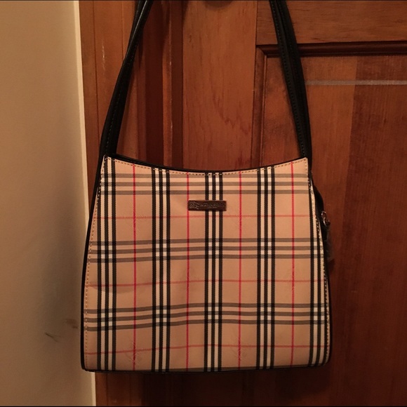 Handbags - Non authentic Burberry bag