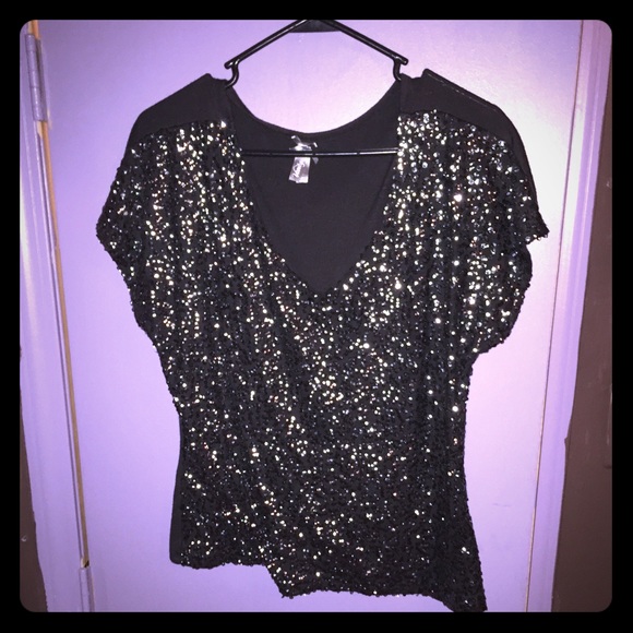 Vanity v-neck