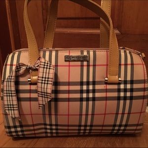Non authentic Burberry bag
