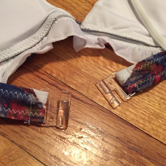 Last One! Feather Ruffle Bikini - Picture 4 of 4