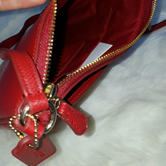 Authentic COACH red leather crossbody NWT - Picture 4 of 4