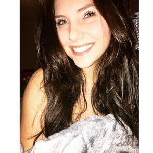 Meet your Posher, Olivia