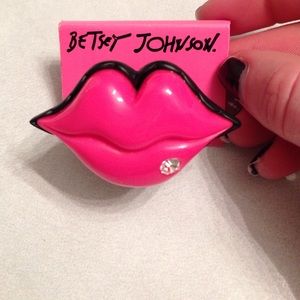 Betsey Johnson oversized ring