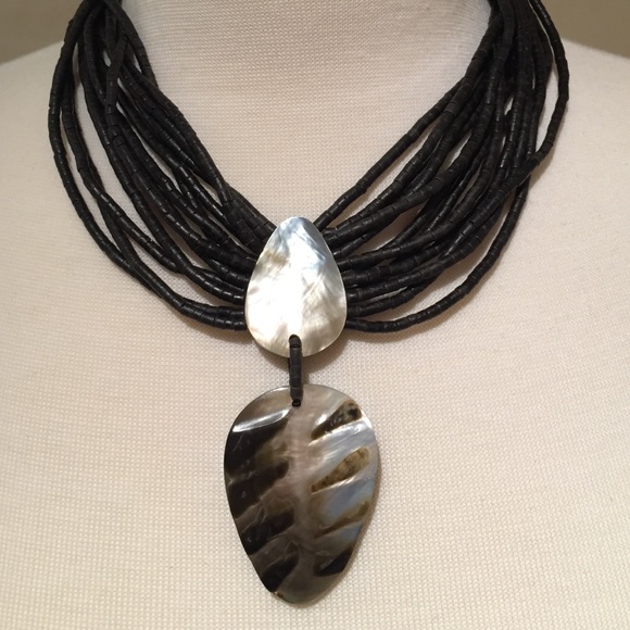 Necklace Wood and mother of pearl - Picture 5 of 5