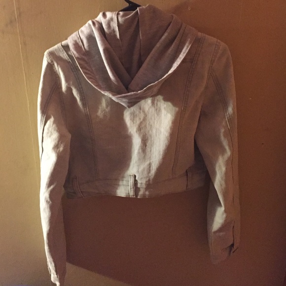 Cropped Denim Jacket - Picture 3 of 3