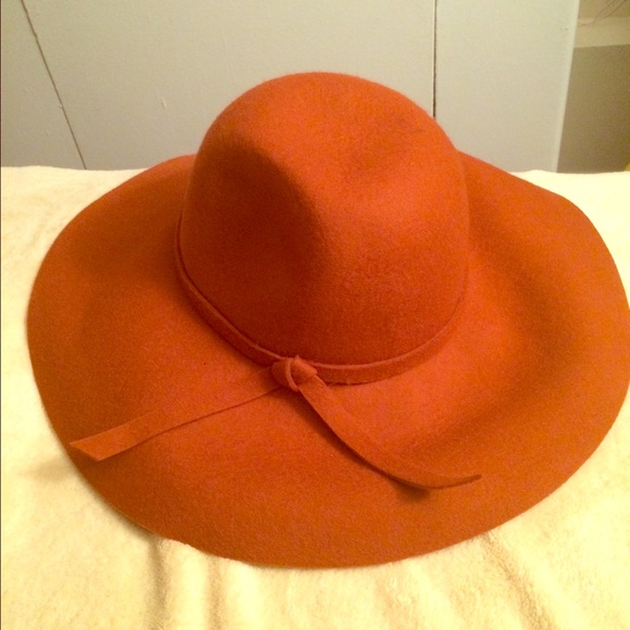 Felt floppy hat
