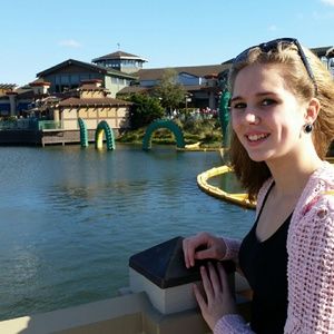 Meet your Posher, Hannah