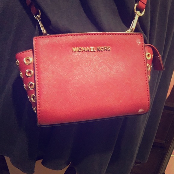 Micheal Kors cross body!
