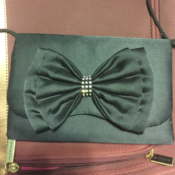 Bow clutch