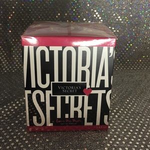 Victoria Secret perfume Love Me More