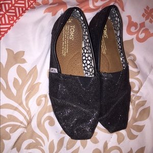 TOMS size 7