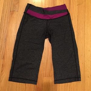 Lululemon cropped capri yoga pants
