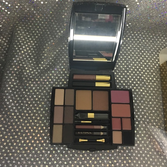 The Essentials Pure Cosmetics - Picture 4 of 4