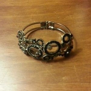 Black beaded bracelet