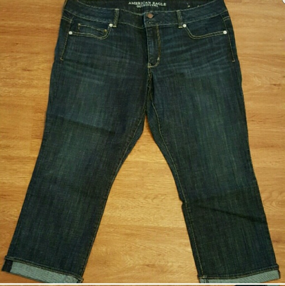 American eagle crops BRAND NEW.