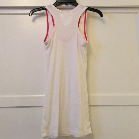 Simple white tank top - Picture 3 of 3