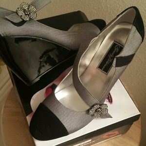 Black/ Grey Wedges