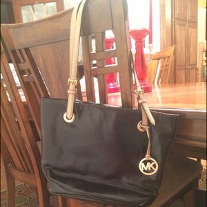 Michael Kors Jet Set Purse