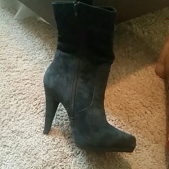 Shoes - Picture 4 of 4