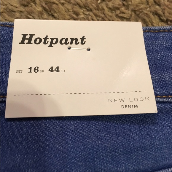 NWT New Denim Hot Pants - Picture 3 of 3