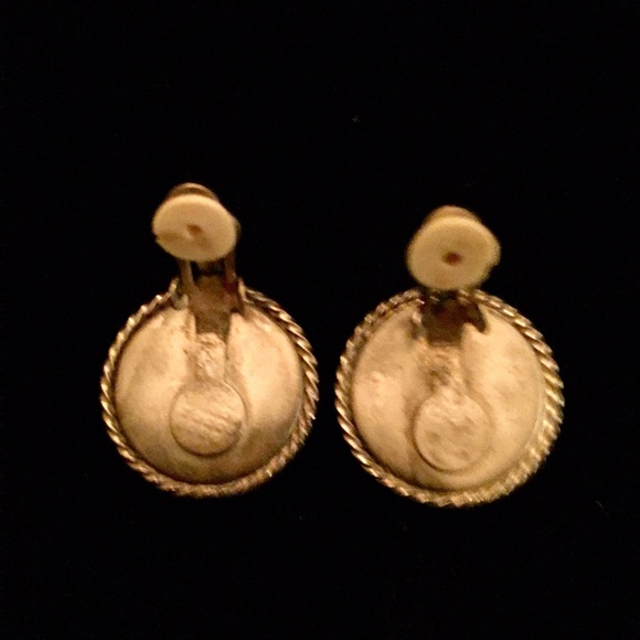 VINTAGE SILVER TONE WHITE STONES CLIP ON EARRINGS - Picture 3 of 3