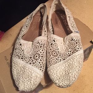 White Lace Toms