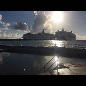 Meet your Posher, Destiny