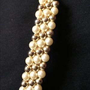 Gold and pearl hair clip