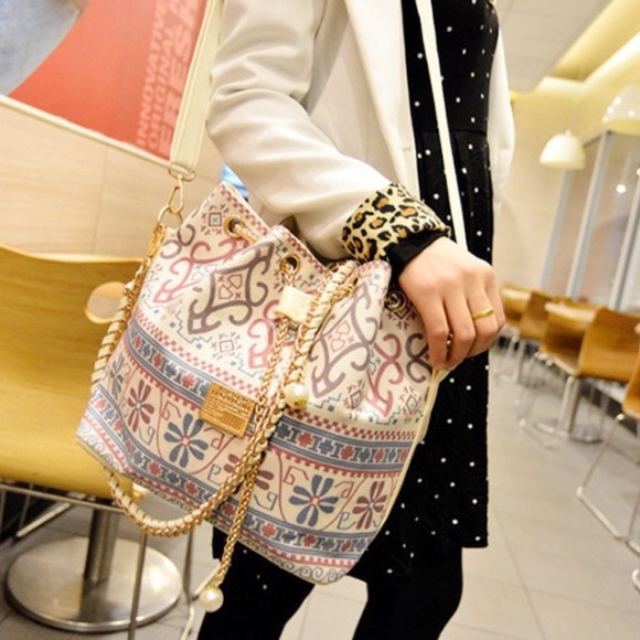 Aztec Bucket Bag - Picture 2 of 4