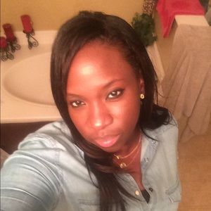 Meet your Posher, Denise