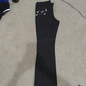 LIKE NEW Cache pants
