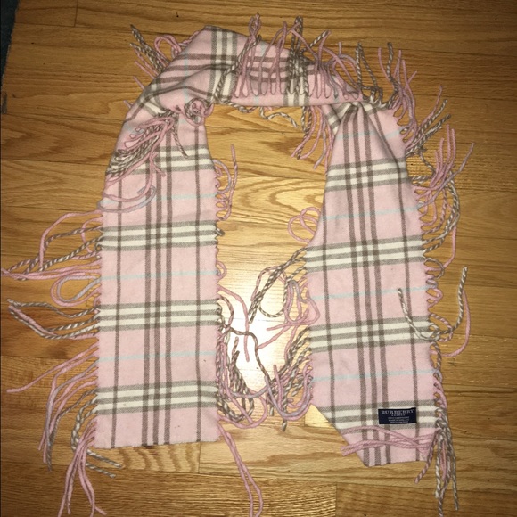 BURBERRY - Cashmere Light Pink Fringe Scarf