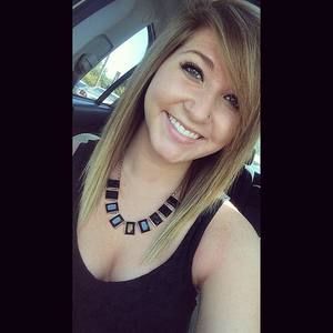 Meet your Posher, Hollie