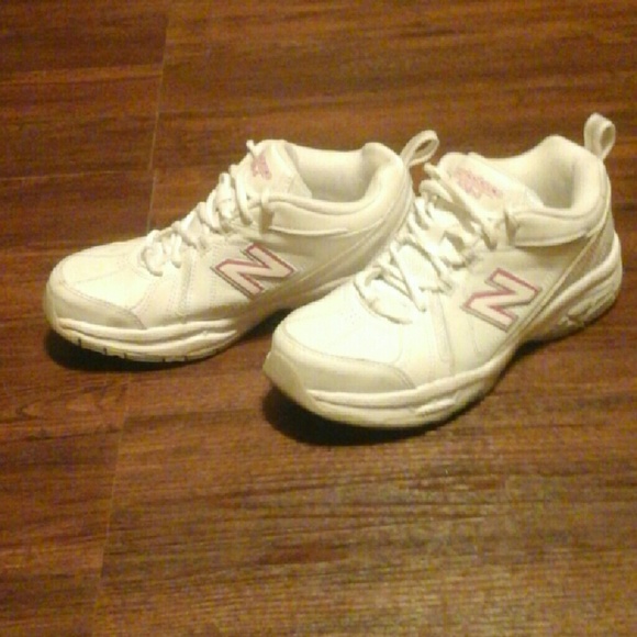 New Balance - Picture 2 of 3