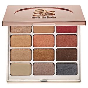 Stila eyeshadow palette in spirit