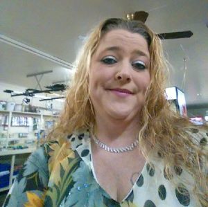 Meet your Posher, Carrie lee