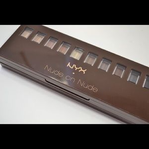 Nyx nude on nude 20 eyeshadows and 10 lip glosses