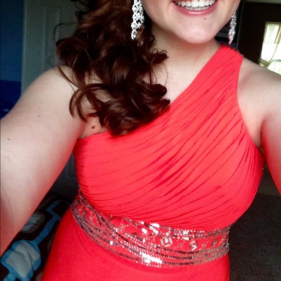 PROM DRESS!! - Picture 4 of 4