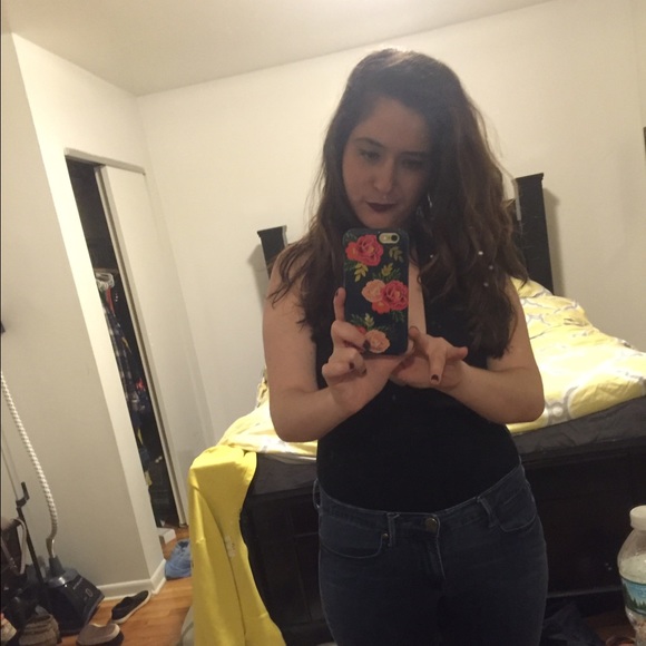 Meet your Posher, Lauren - Picture 3 of 4