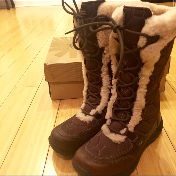 Lace Up UGG Boot Size 7