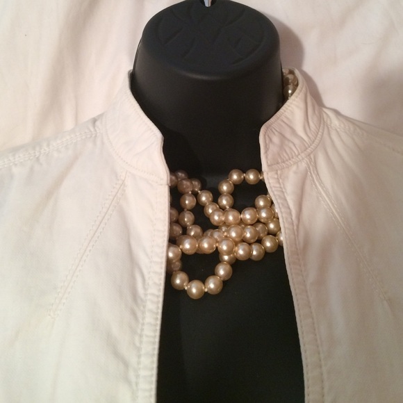 Super soft BR fitted jacket. Size 6 - Picture 3 of 4