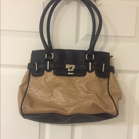 Apt 9 purse