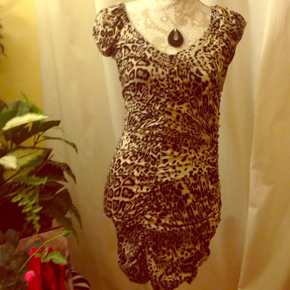 Leopard print mini