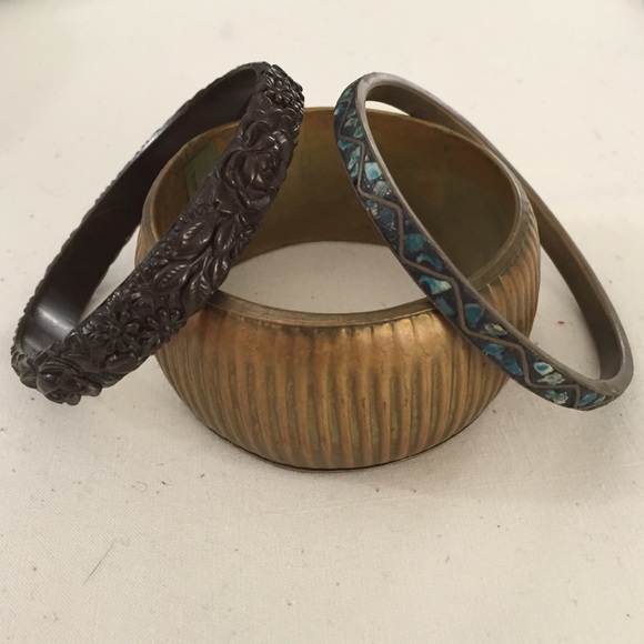 Vintage 3 bracelets, 1 brass cuff & 2 bangles. - Picture 1 of 4