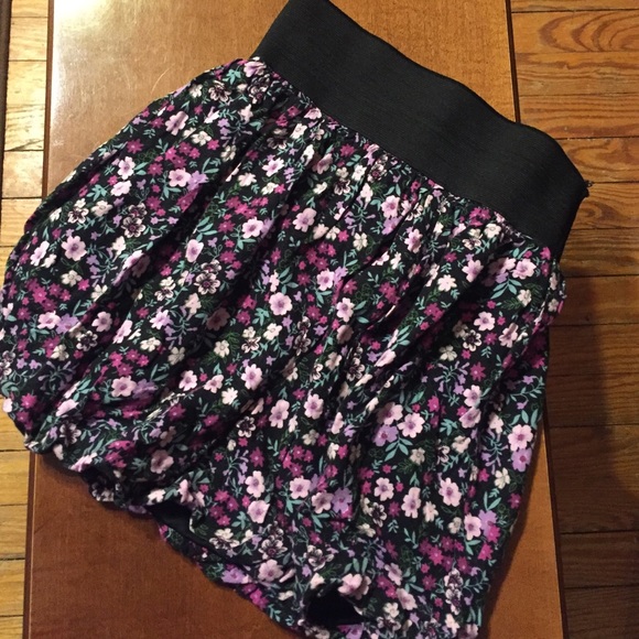 Jrs skirt - Picture 1 of 4