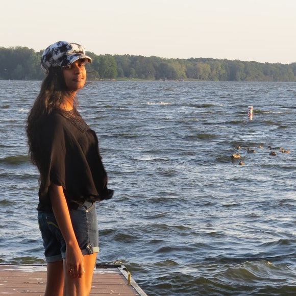 Meet your Posher, Sindhura