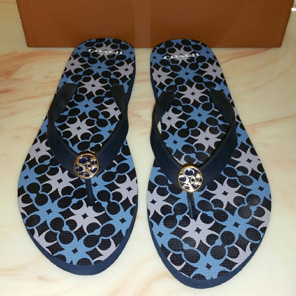 🆕 COACH Alessa Geometric Signature Flip Flops - Picture 8 of 9