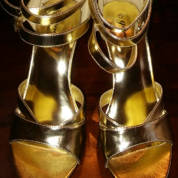 Fabulous Gold heels