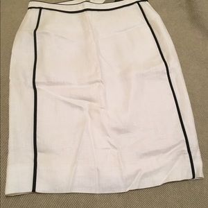 JCrew White Linen Skirt w/ Dark Navy Piping, US 6