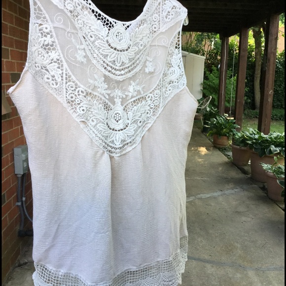 • Chiffon Blouse with Lace details - Picture 4 of 4